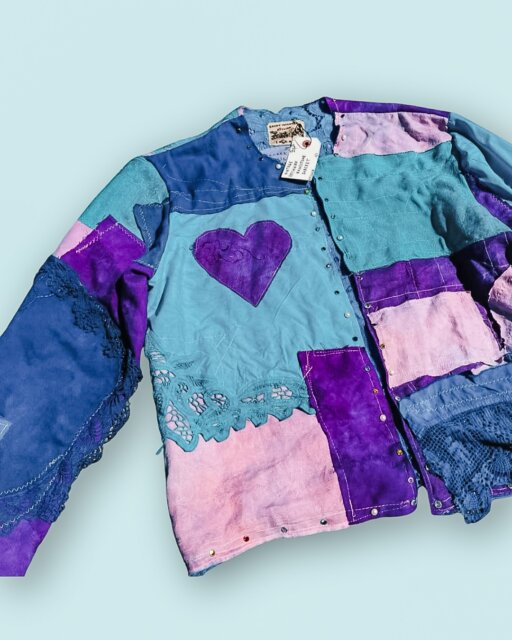 🪡🧵Forget fast fashion & come meet the creatives behind the true slow fashion movement next weekend at 𝗛𝗼𝗹𝗶𝗱𝗮𝘆 𝗩𝗶𝗯𝗲 𝗠𝗮𝗿𝗸𝗲𝘁 𝗛𝗢𝗨𝗦𝗧𝗢𝗡 December 6 + 7 

Swipe through to see some cool up and coming brands as well as established slow fashion icons that will be showcasing with us.

𝗙𝗥𝗘𝗘 𝗮𝗱𝗺𝗶𝘀𝘀𝗶𝗼𝗻 | 𝗳𝗮𝗺𝗶𝗹𝘆 𝗳𝗿𝗶𝗲𝗻𝗱𝗹𝘆

𝟭𝟮𝟱+ 𝗮𝗿𝘁𝗶𝘀𝘁𝘀, 𝗺𝗮𝗸𝗲𝗿𝘀 & 𝗰𝗿𝗲𝗮𝘁𝗶𝘃𝗲𝘀 | 𝗺𝘂𝘀𝗶𝗰 @therealdjmanu | 𝗖𝗼𝗰𝗸𝘁𝗮𝗶𝗹 𝗯𝗮𝗿 with seasonal drinks | 𝗖𝗼𝗳𝗳𝗲𝗲 𝗕𝗮𝗿 @snobscoffeeco | 𝗔𝗿𝘁 𝗚𝗮𝗹𝗹𝗲𝗿𝘆 | 𝟭𝟱+ restaurants | Santa Photos 

🛍️ 𝗦𝘄𝗮𝗴 𝗕𝗮𝗴𝘀 to the first 25 people through the door each day! 

𝗛𝗼𝗹𝗶𝗱𝗮𝘆 𝗩𝗶𝗯𝗲 𝗠𝗮𝗿𝗸𝗲𝘁 𝗛𝗢𝗨𝗦𝗧𝗢𝗡
🗓️ December 6-7 | 11pm-5pm
📍 @posthtx (x-atrium 2nd floor)
401 Franklin St | Houston TX