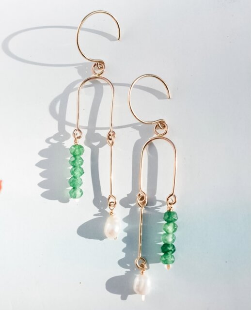 Next weekend 💍 you have the opportunity to support local jewelers + accessory designers & grab gifts that don’t exist at Target.

Look at all of these incredible handmade items as you swipe through these photos! See them in real life Dec. 6-7 at 𝗛𝗼𝗹𝗶𝗱𝗮𝘆 𝗩𝗶𝗯𝗲 𝗠𝗮𝗿𝗸𝗲𝘁 𝗛𝗢𝗨𝗦𝗧𝗢𝗡!

𝗙𝗥𝗘𝗘 𝗮𝗱𝗺𝗶𝘀𝘀𝗶𝗼𝗻 | 𝗳𝗮𝗺𝗶𝗹𝘆 𝗳𝗿𝗶𝗲𝗻𝗱𝗹𝘆

𝟭𝟮𝟱+ 𝗮𝗿𝘁𝗶𝘀𝘁𝘀, 𝗺𝗮𝗸𝗲𝗿𝘀 & 𝗰𝗿𝗲𝗮𝘁𝗶𝘃𝗲𝘀 | 𝗺𝘂𝘀𝗶𝗰 @therealdjmanu | 𝗖𝗼𝗰𝗸𝘁𝗮𝗶𝗹 𝗯𝗮𝗿 with seasonal drinks | 𝗖𝗼𝗳𝗳𝗲𝗲 𝗕𝗮𝗿 @snobscoffeeco | 𝗔𝗿𝘁 𝗚𝗮𝗹𝗹𝗲𝗿𝘆 | 𝟭𝟱+ restaurants | Santa Photos 

🛍️ 𝗦𝘄𝗮𝗴 𝗕𝗮𝗴𝘀 to the first 25 people through the door each day! 

𝗛𝗼𝗹𝗶𝗱𝗮𝘆 𝗩𝗶𝗯𝗲 𝗠𝗮𝗿𝗸𝗲𝘁 𝗛𝗢𝗨𝗦𝗧𝗢𝗡
🗓️ December 6-7 | 11pm-5pm
📍 @posthtx (x-atrium 2nd floor)
401 Franklin St | Houston TX