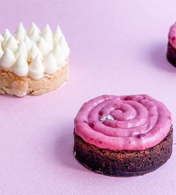 🎨 Some people come for the art…
🥮 Others come for the culinary art.

Either way, you will want to arrive early for the best selection of all the tasty treats you will now we hooked on for life. (We are not sorry) 

🐾 There are even treats for the pups!

𝗩𝗜𝗕𝗘 𝗗𝗲𝗻𝘃𝗲𝗿 • 𝗠𝗮𝗿𝗰𝗵 21–22

📍3001 Walnut St | Denver, Co