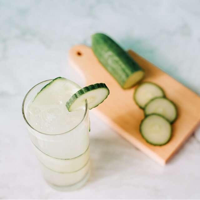 🤤 𝗚𝗜𝗩𝗘 𝗨𝗦 𝗔𝗟𝗟 𝗧𝗛𝗘 𝗙𝗢𝗢𝗗 & 𝗗𝗥𝗜𝗡𝗞𝗦!

For our 𝗩𝗶𝗯𝗲 𝗠𝗮𝗿𝗸𝗲𝘁 𝗔𝘂𝘀𝘁𝗶𝗻 this weekend we will have an outstanding collection of Chefs & Artisan yummies in our NOSH ZONE outside as well as FREE samplings of @ladybirdsoda & @the_highpour. Check it out below! 

𝗡𝗘𝗪 𝗙𝗨𝗟𝗟 𝗔𝗧𝗫 𝗕𝗔𝗥
🍹 @peakbev - Full Vibe bar with seasonal cocktails

☕️ @sloburn.atx - tasty coffee/matcha creations

🫔 @lamapachitaatx - insane, creative tamale creations

🥟 @rogues_atx - yummy and out of this world pierogis

🥐 @buttermeupatx - Indian inspired pastries, pizza and drinks

🚨 Our nosh zone will also include some really neat food-centric small businesses like @yashjams!