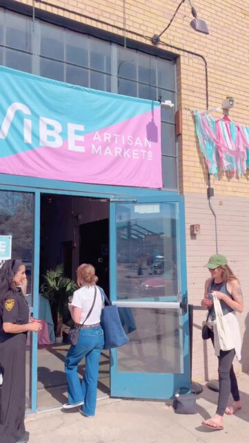 🎶 I’m about to spend all of my money…”
and judging by the line…so is everyone else 😮‍🔥

Get on out to support the incredible 140+ artists of Spring above Denver, the line is moving FAST.

🗓️ March 21 + 22 | 𝟭𝟭𝗮𝗺-𝟱𝗽𝗺
📍 The Arch @rinoartsdistrict