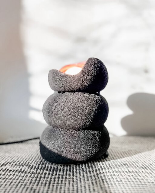 Vibe Spring Austin 🌷 is NOT your average market and you’ll feel it the second you walk in.

Thoughtfully made ceramics, handcrafted jewelry, statement home décor, clean skin care, signature scents and fine art from over 110 artists.

This is where you discover your new favorites before everyone else does.

March 28–29 | 11–5