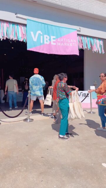 Houston, we are so thankful for your outpouring of support with that line before the event even started! 🌀 We are at @sawyeryards 11am-5pm today & tomorrow! 

Not only do you get to shop over 125 Vibe artists but the studios for Sawyer Yards artists will also be open to go view their galleries. WHAT A PRIVILEGE! 

🗓️ 𝗠𝗮𝘆 𝟮-𝟯 | 𝟭𝟭𝗮-𝟱𝗽
🎟️ 𝗙𝗥𝗘𝗘 𝗧𝗢 𝗔𝗧𝗧𝗘𝗡𝗗
📍 @sawyeryards
