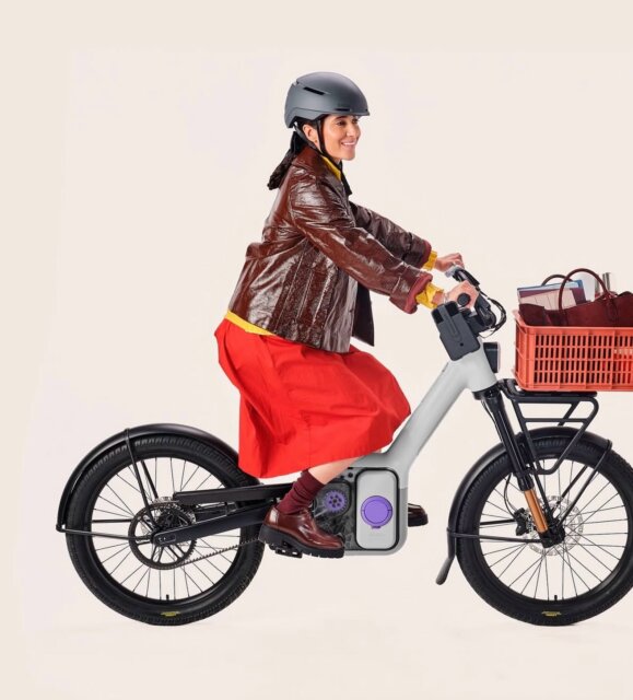 🚲✨ The hype is real… and this weekend you can see it for yourself! @ridealso is rolling into Austin Summer Vibe with demo rides, giving you the chance to test ride one of the most talked about new e-bikes before you head home.
Vibe this weekend: 100+ incredible artists, discover one-of-a-kind finds, sip on craft cocktails, matcha or coffee, grab some seriously tasty bites, and spend the day soaking up all the good vibes. ☀️🎨
📍Distribution Hall, East Austin
🗓️ July 25–26
⏰ 11 AM–5 PM
🎟️ Free admission
Come for the shopping, stay for the ride. 😉🚴